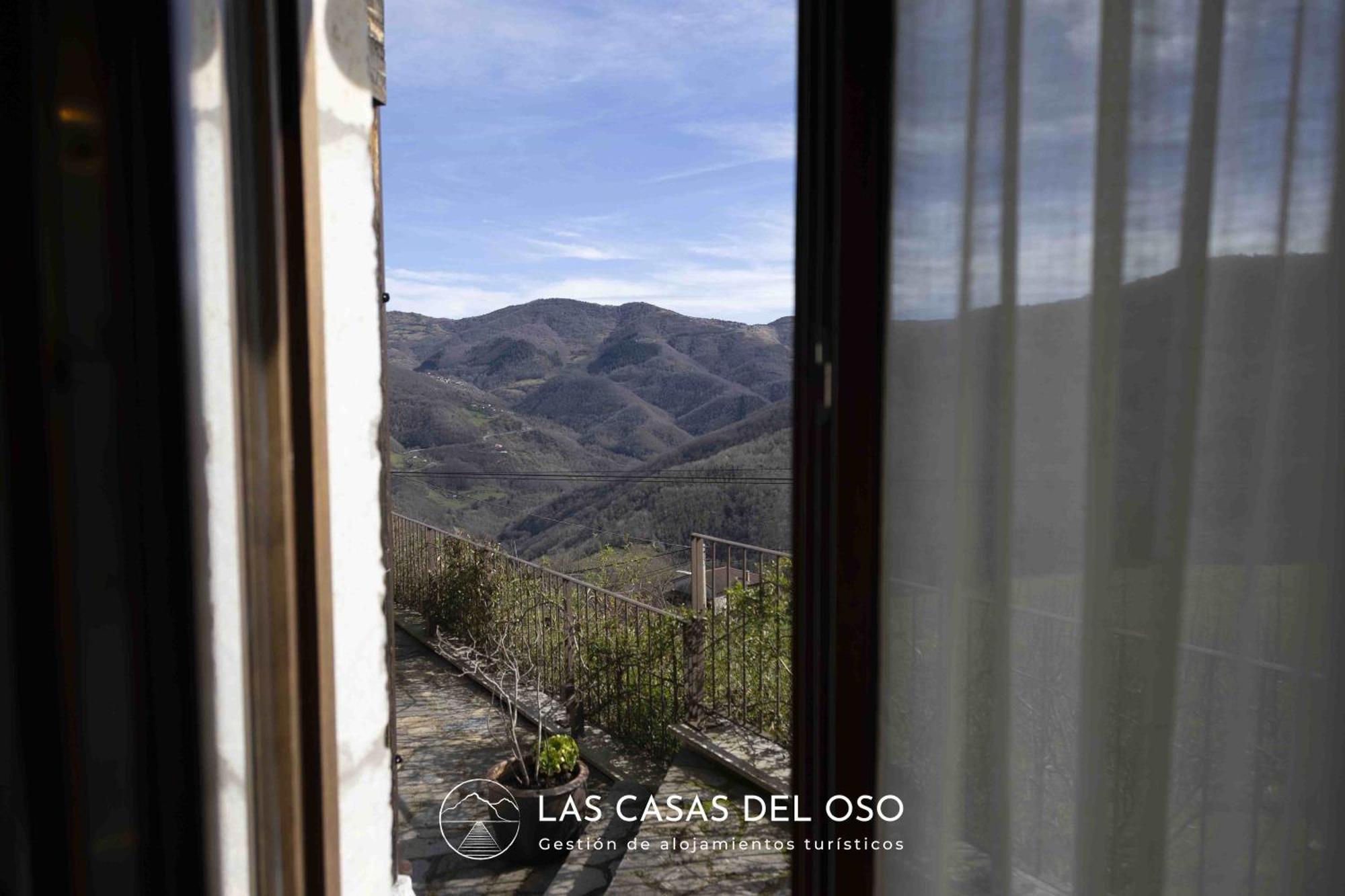 El Mirador De San Trocaya - Las Casas Del Oso Villamarcel Exterior photo
